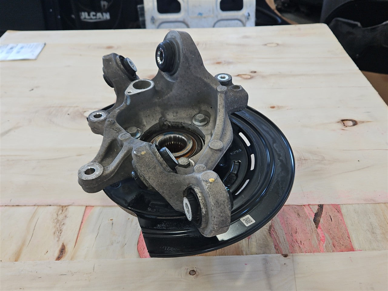 2016 CAMARO LH DRIVER REAR SPINDLE & HUB 33371 - image 7