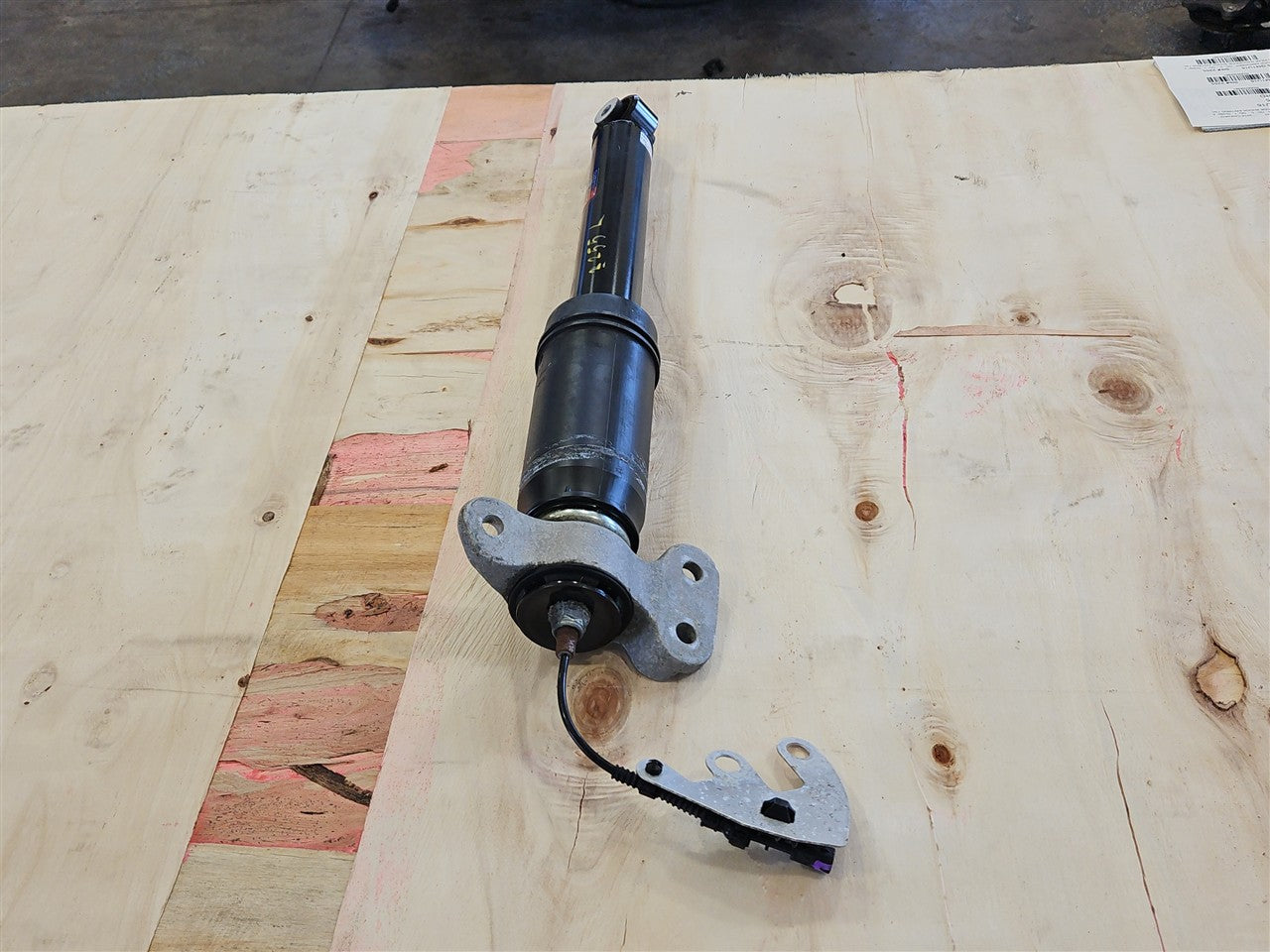 2016 CAMARO LH REAR MAGNERIDE SHOCK 84219920 74K 33381 - image 3