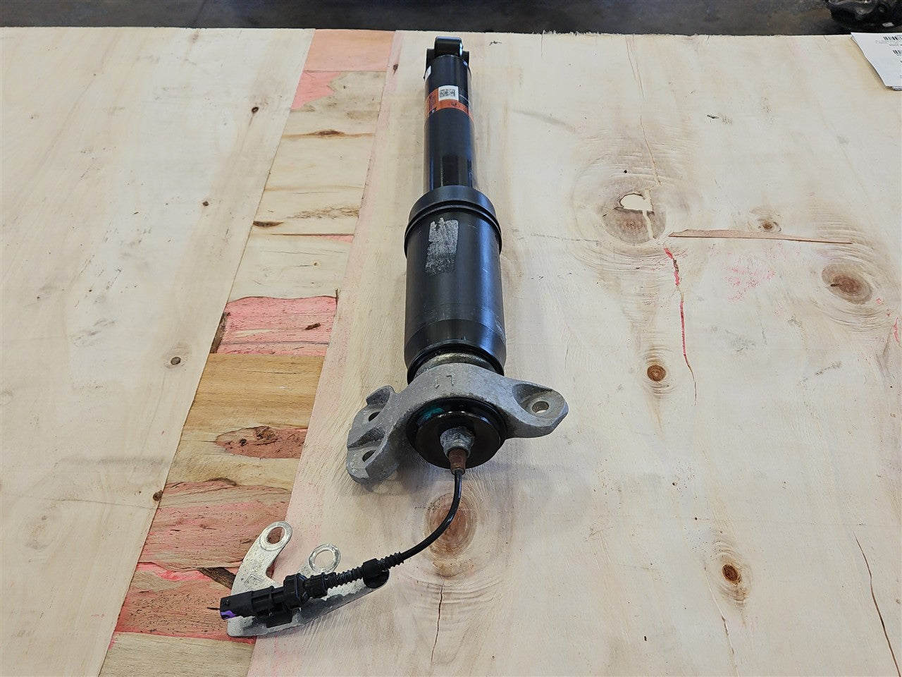 2016 CAMARO LH REAR MAGNERIDE SHOCK 84219920 74K 33381 - image 8