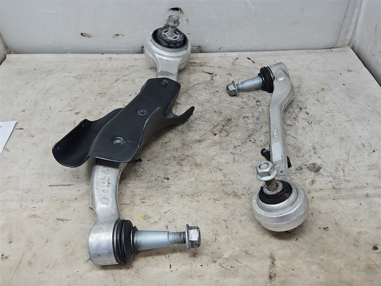 2016 CAMARO RH FRONT LOWER CONTROL ARMS PAIR 74K 33384 - image 7