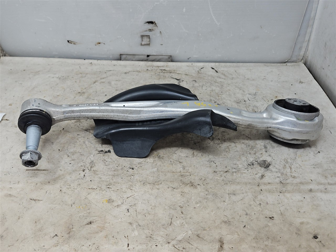 2016 CAMARO LH FRONT LOWER CONTROL ARMS PAIR 74K 33385 - image 6