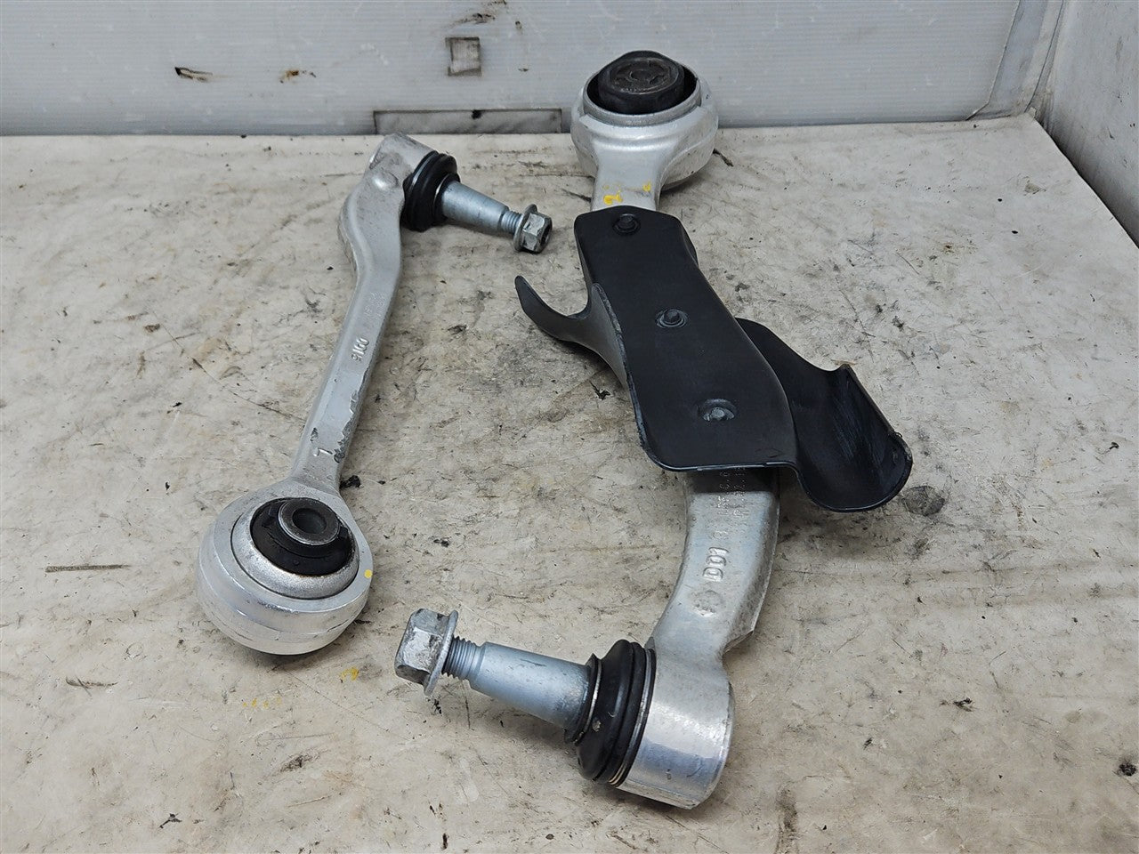 2016 CAMARO LH FRONT LOWER CONTROL ARMS PAIR 74K 33385 - image 7