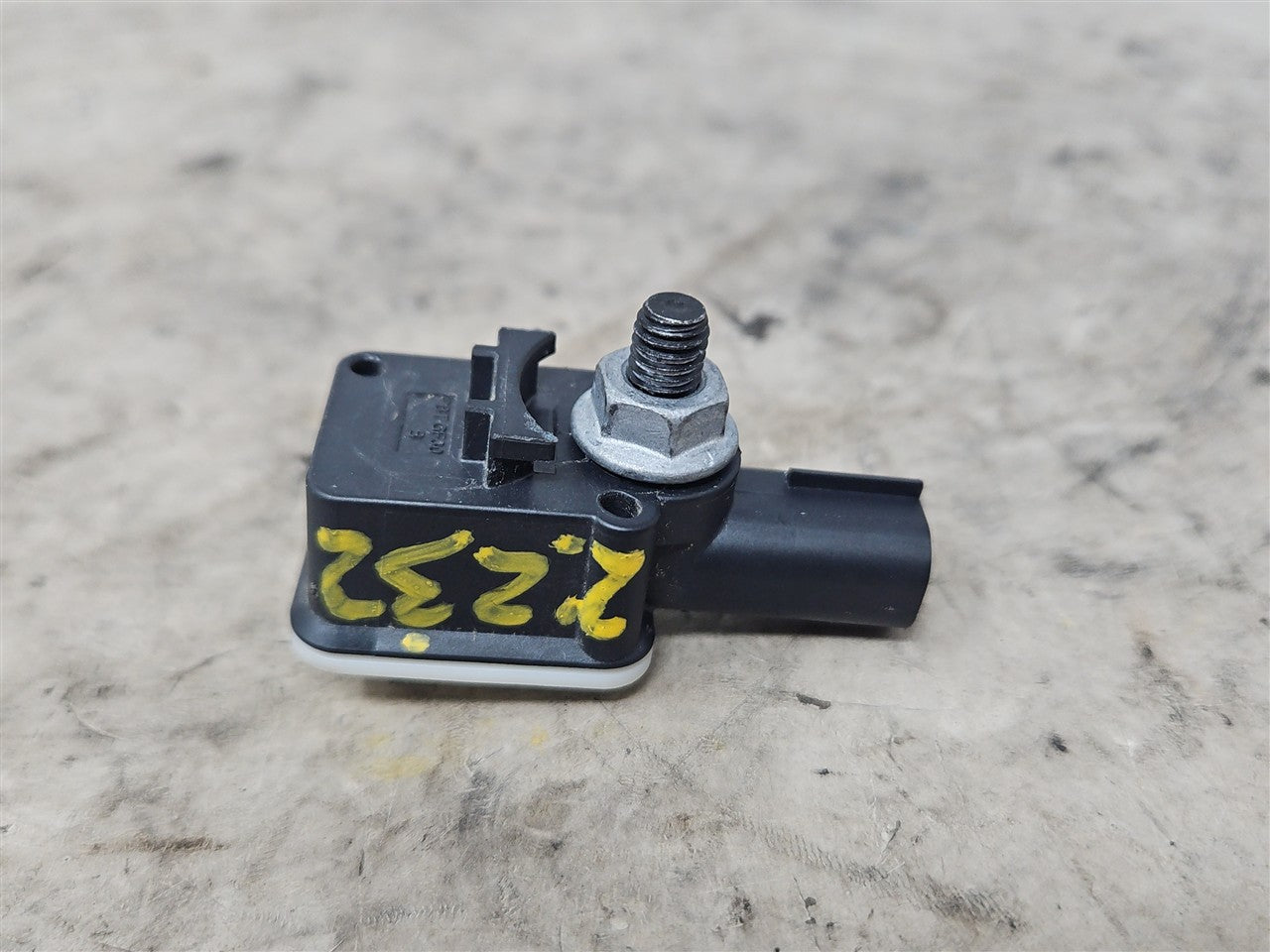 2022 SIERRA150 OEM SIDE CRASH SENSOR 13525287 33386 - image 1