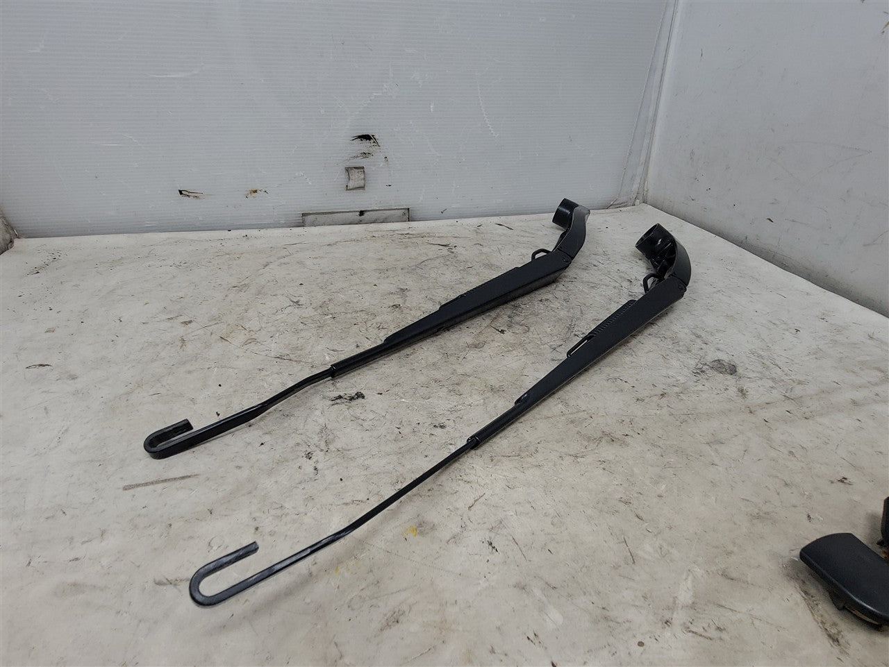 2016 CAMARO WINDSHIELD WIPER ARMS PAIR LH RH 33390 - image 6