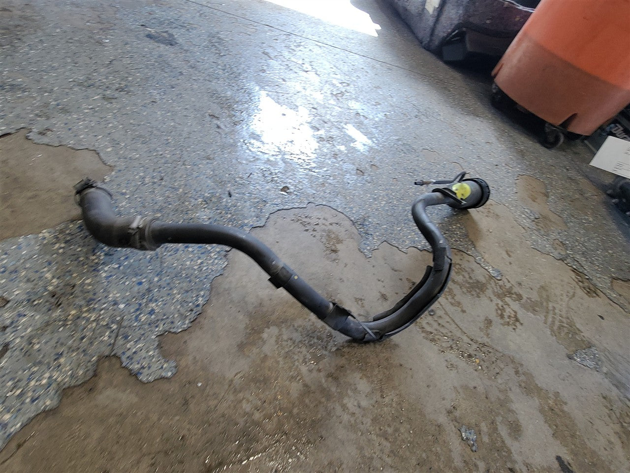 2016 CAMARO FUEL FILLER NECK 84683322 84218958 33391 - image 8