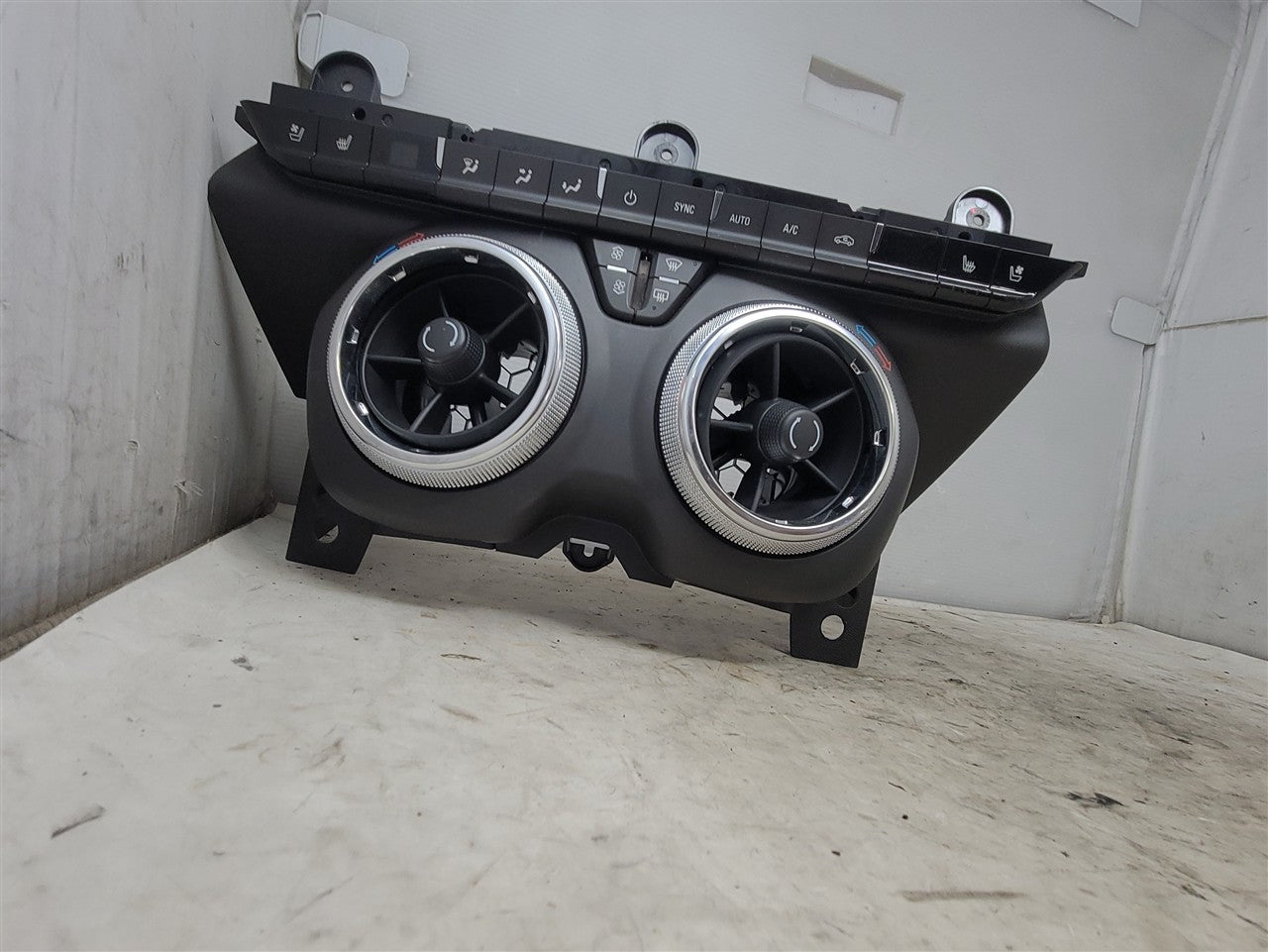 2016 CAMARO DUAL ZONE TEMPERATURE CONTROLS HEAT 33398 - image 3