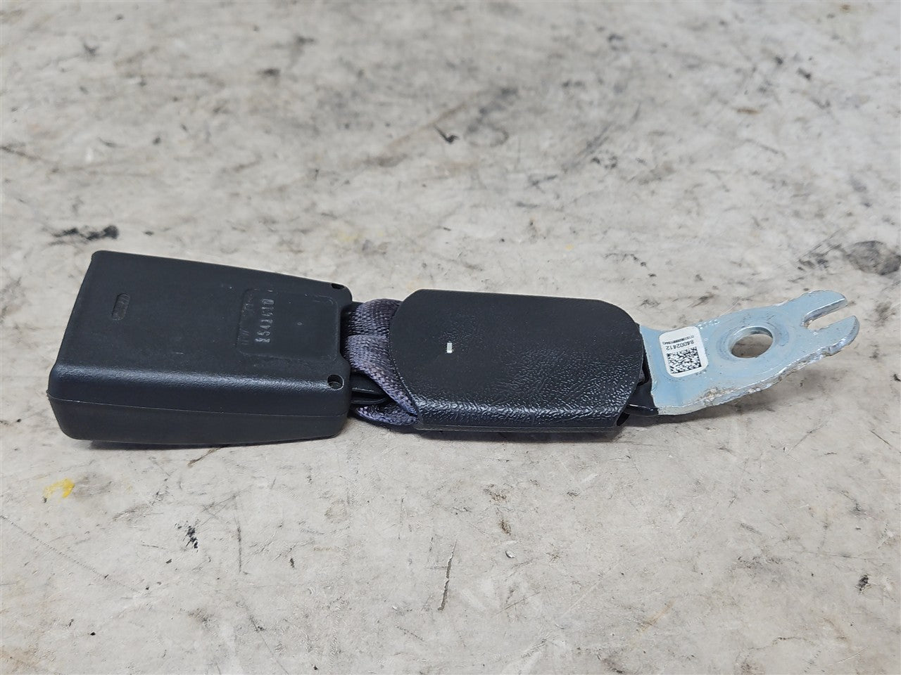 2016 CAMARO REAR SEAT BELT BUCKLE FITS LH OR RH 33402 - image 1