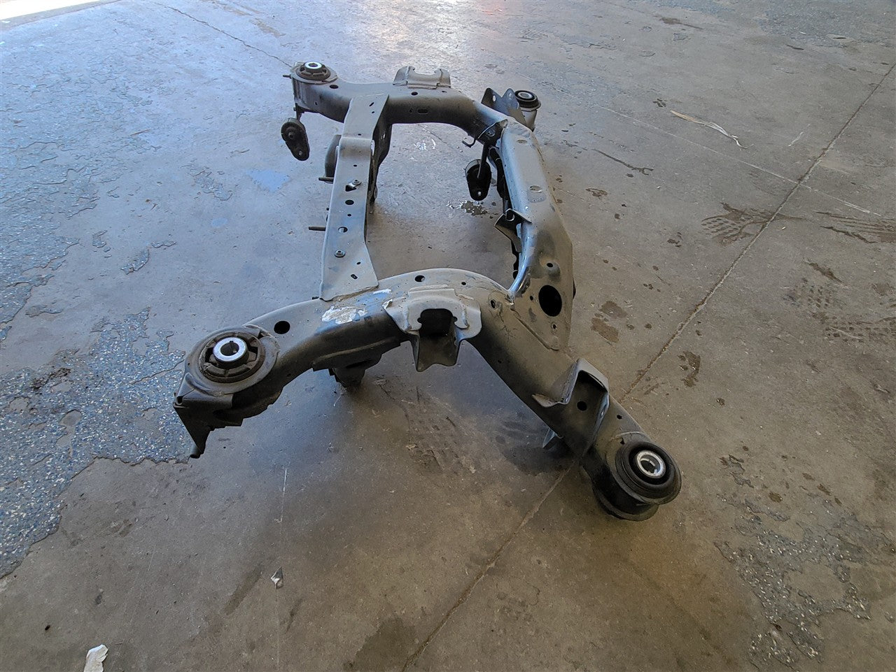 2016 CAMARO REAR SUSPENSION CRADLE CROSSMEMBER 33406 - image 3