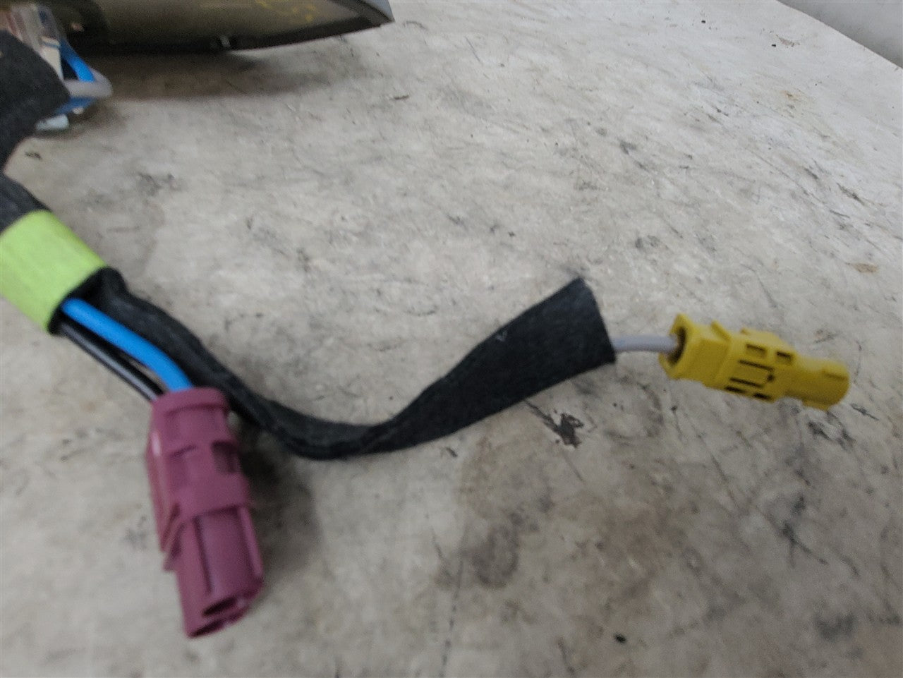 2016 CAMARO SHARK FIN ANTENNA BLACK GBA 23275786 33417 - image 2