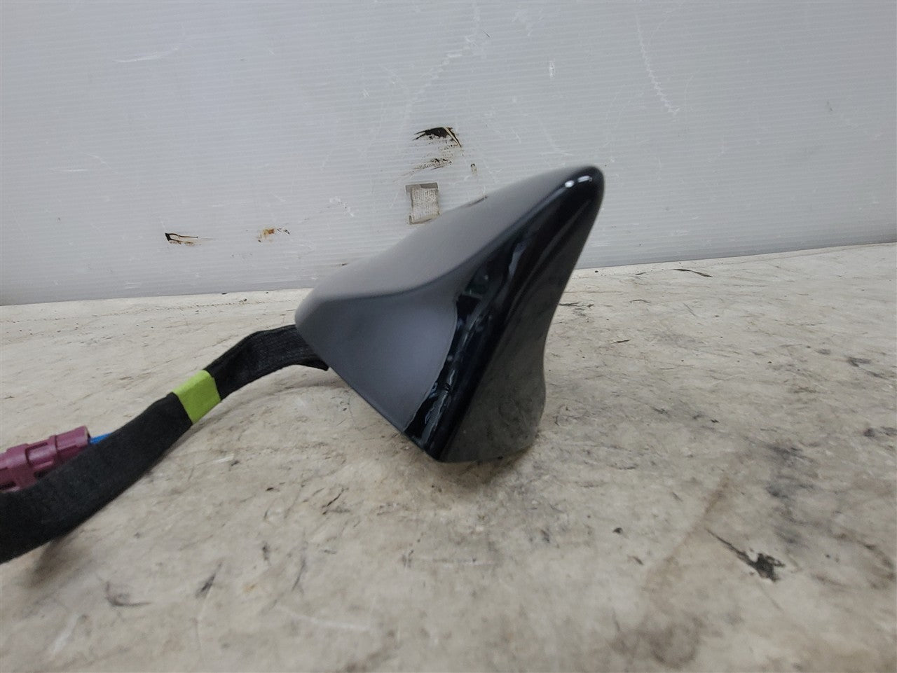 2016 CAMARO SHARK FIN ANTENNA BLACK GBA 23275786 33417 - image 4