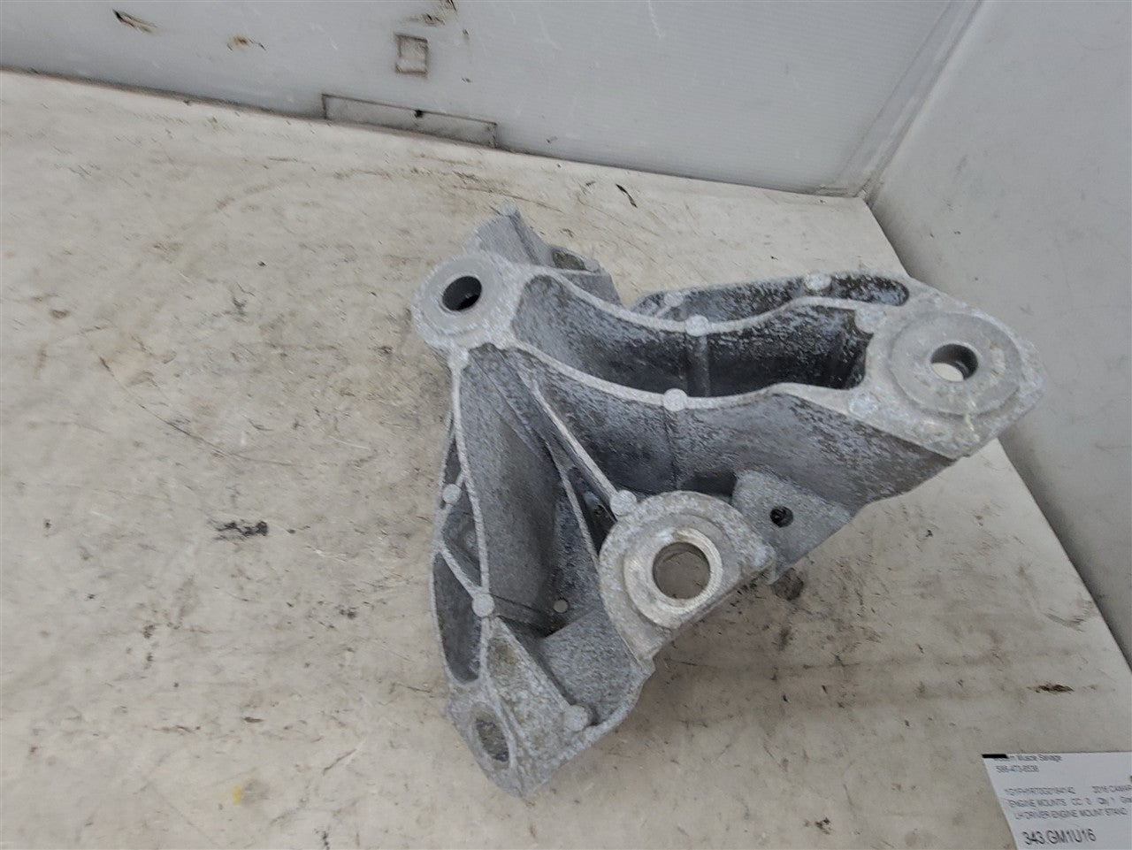 2016 CAMARO LH DRIVER ENGINE MOUNT STAND 33419 - image 7