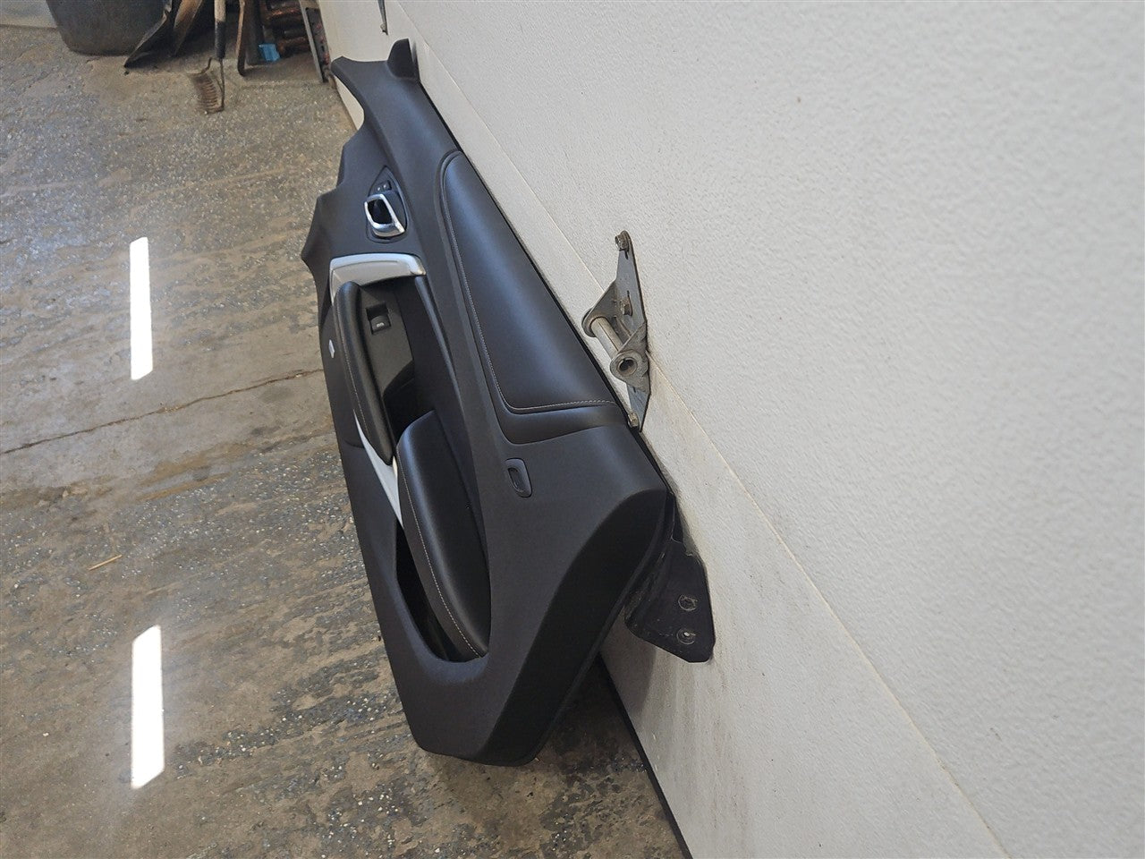 2016 CAMARO RH FRONT DOOR PANEL TRIM 2SS COUPE 33432 - image 5