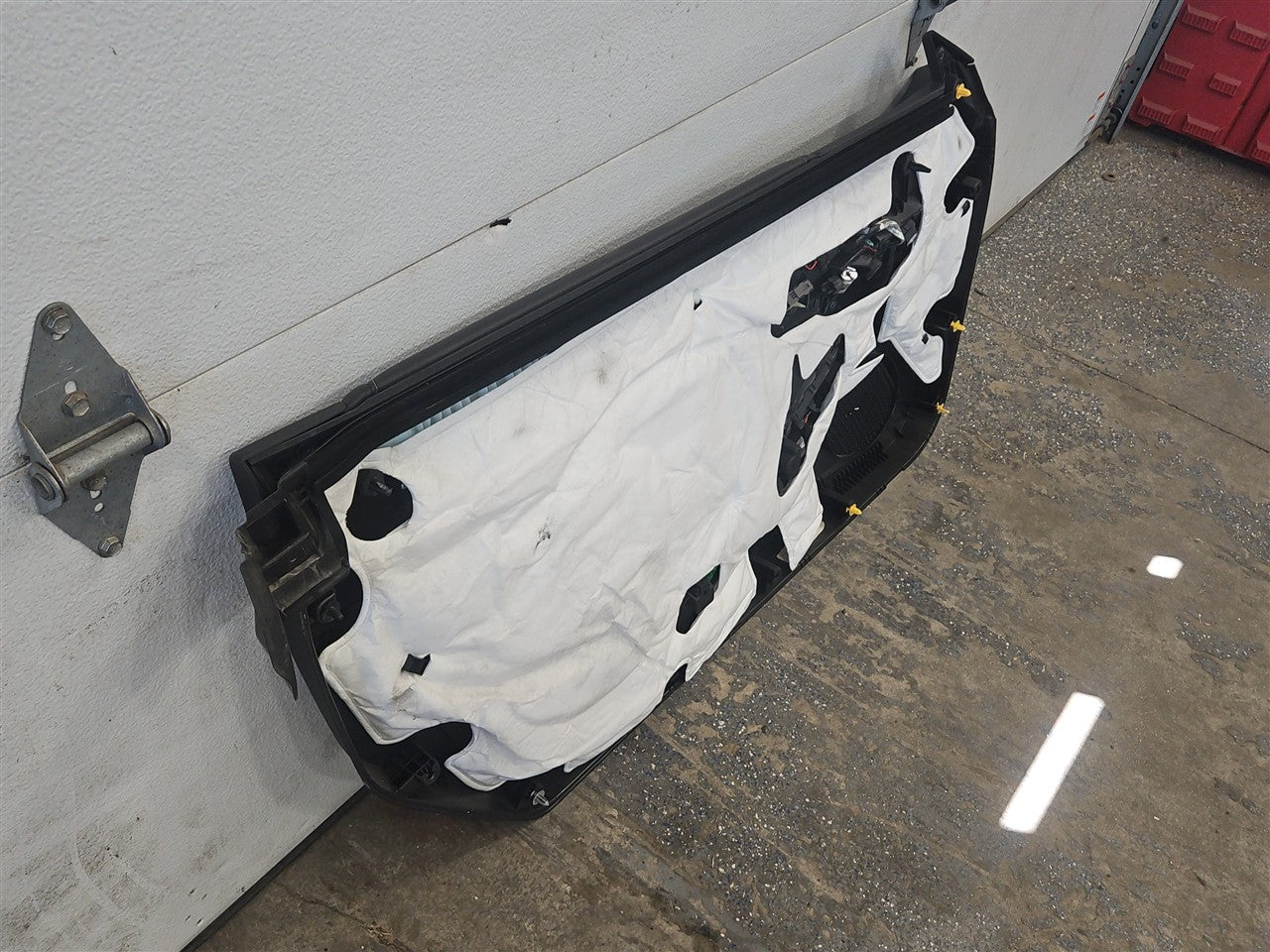 2016 CAMARO RH FRONT DOOR PANEL TRIM 2SS COUPE 33432 - image 8