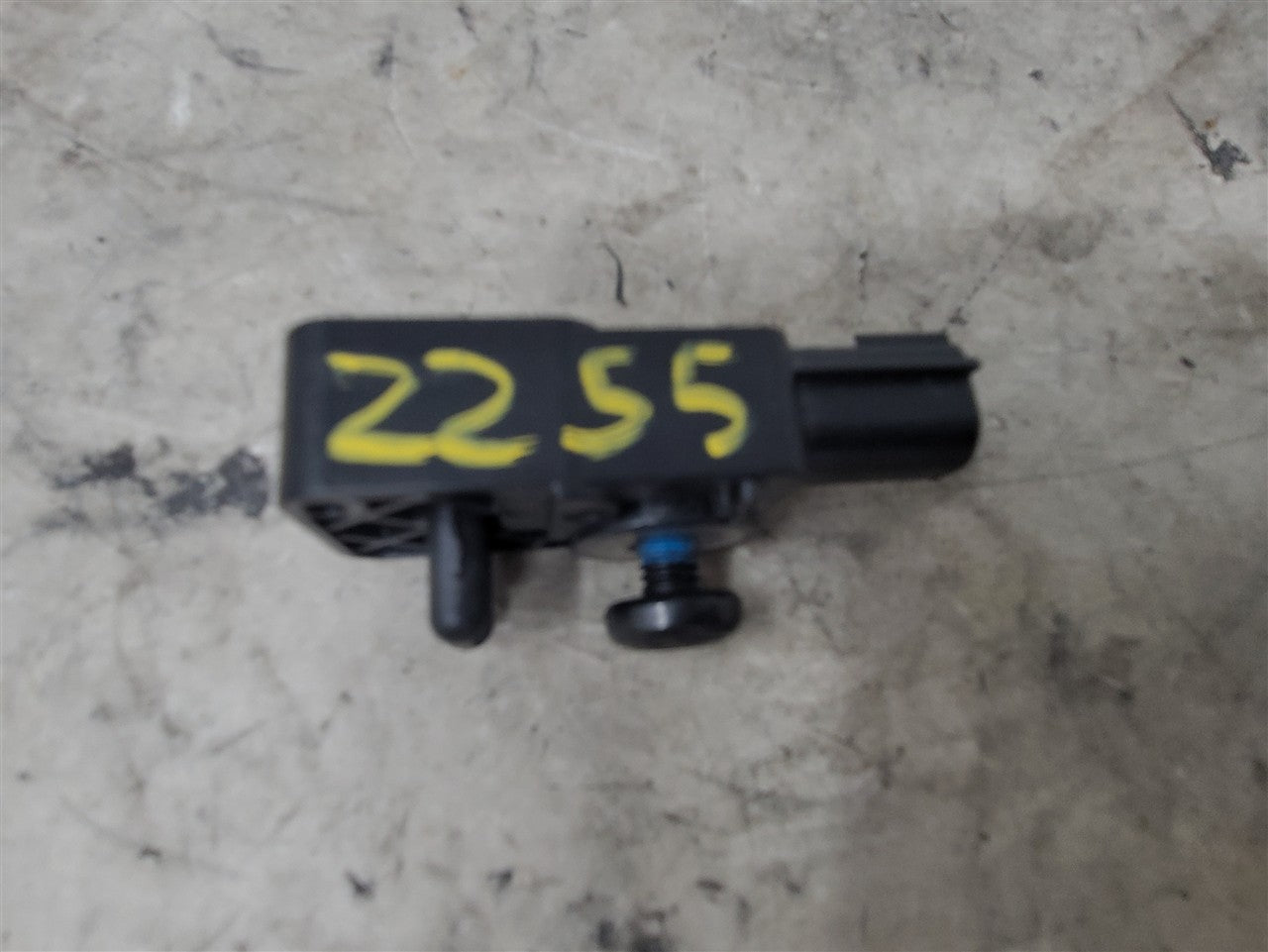 2016 CAMARO OEM GMC CHEVY CRASH SENSOR 13593676 33436 - image 1