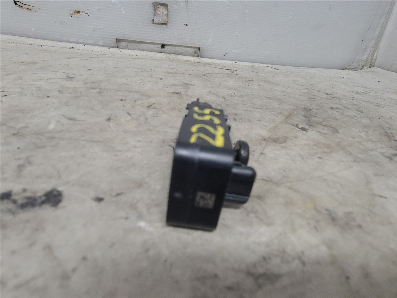 2016 CAMARO OEM GMC CHEVY CRASH SENSOR 13593676 33436 - image 3