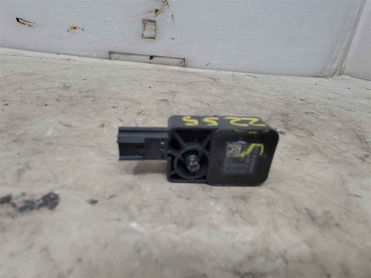 2016 CAMARO OEM GMC CHEVY CRASH SENSOR 13593676 33436 - image 4