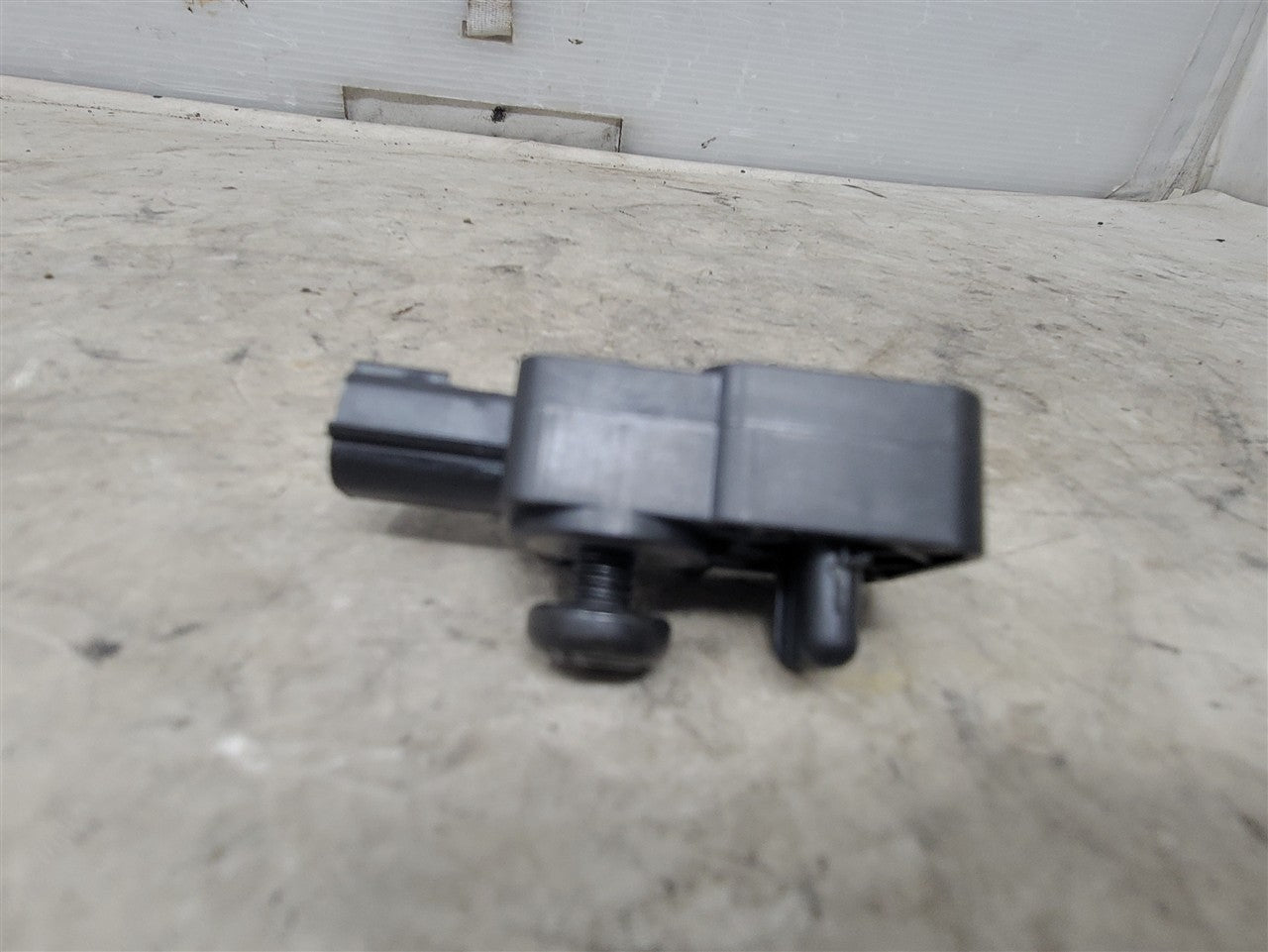 2016 CAMARO OEM GMC CHEVY CRASH SENSOR 13593676 33436 - image 6