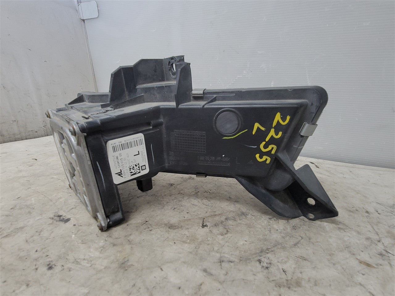 2016 CAMARO LH DAYTIME RUNNING LAMP DRL 23433655 33441 - image 9
