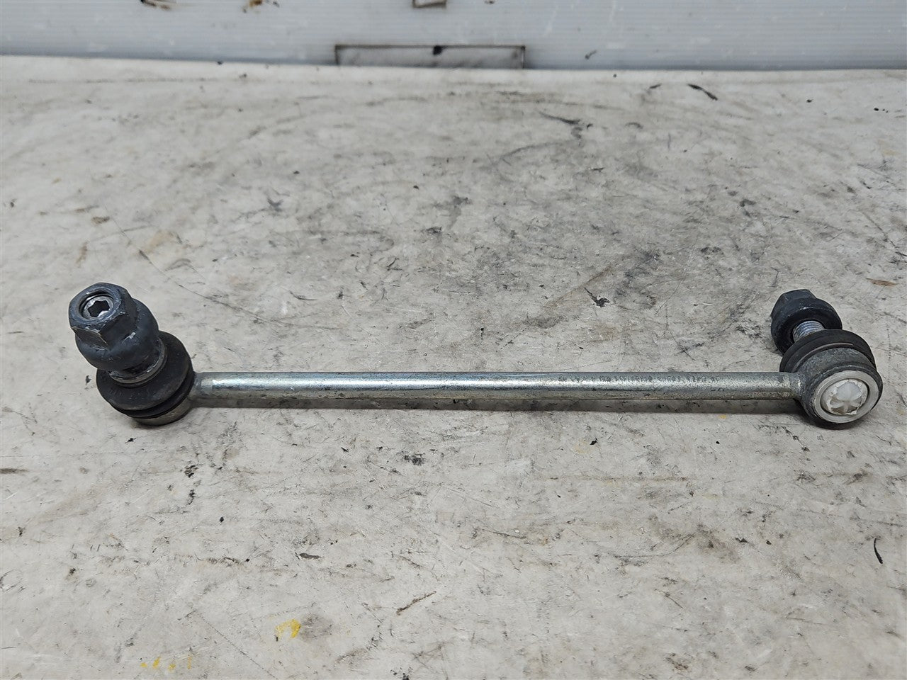 2016 CAMARO OEM RH SWAY BAR END LINK 84962143 33459 - image 1