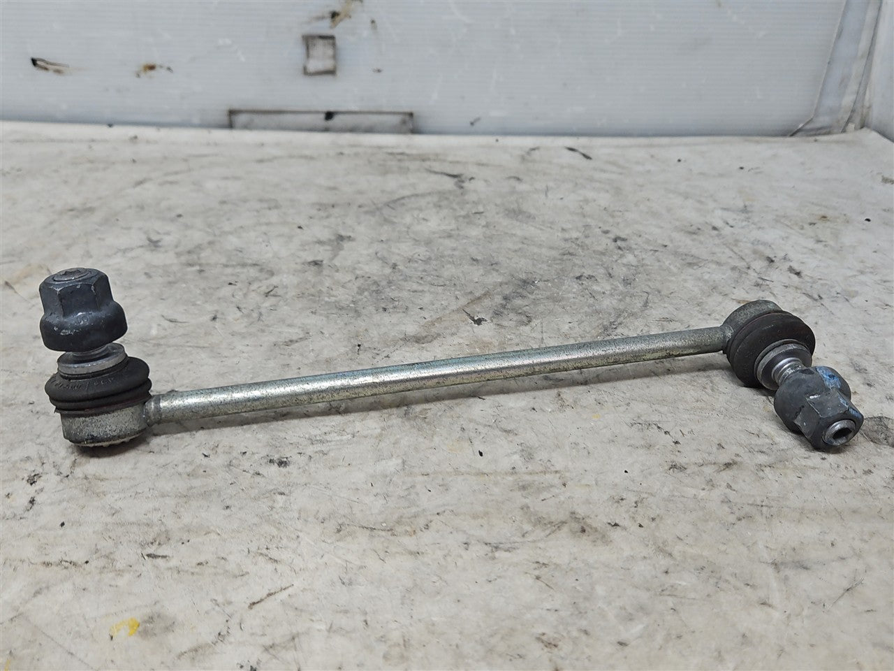 2016 CAMARO OEM LH SWAY BAR END LINK 84962142 33460 - image 1