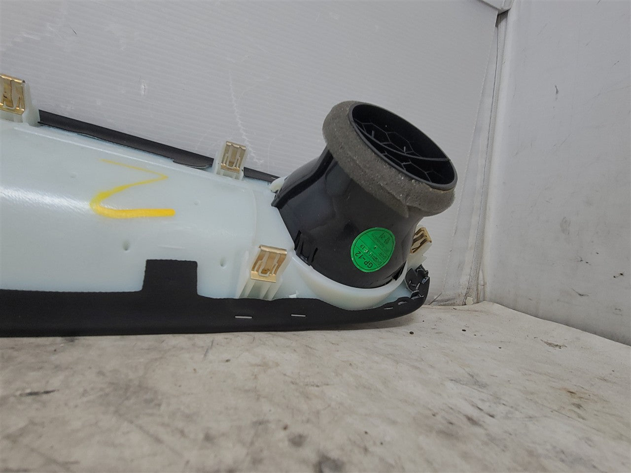 2016 CAMARO RH PASSENGER DASH TRIM VENT 84124221 33467 - image 7