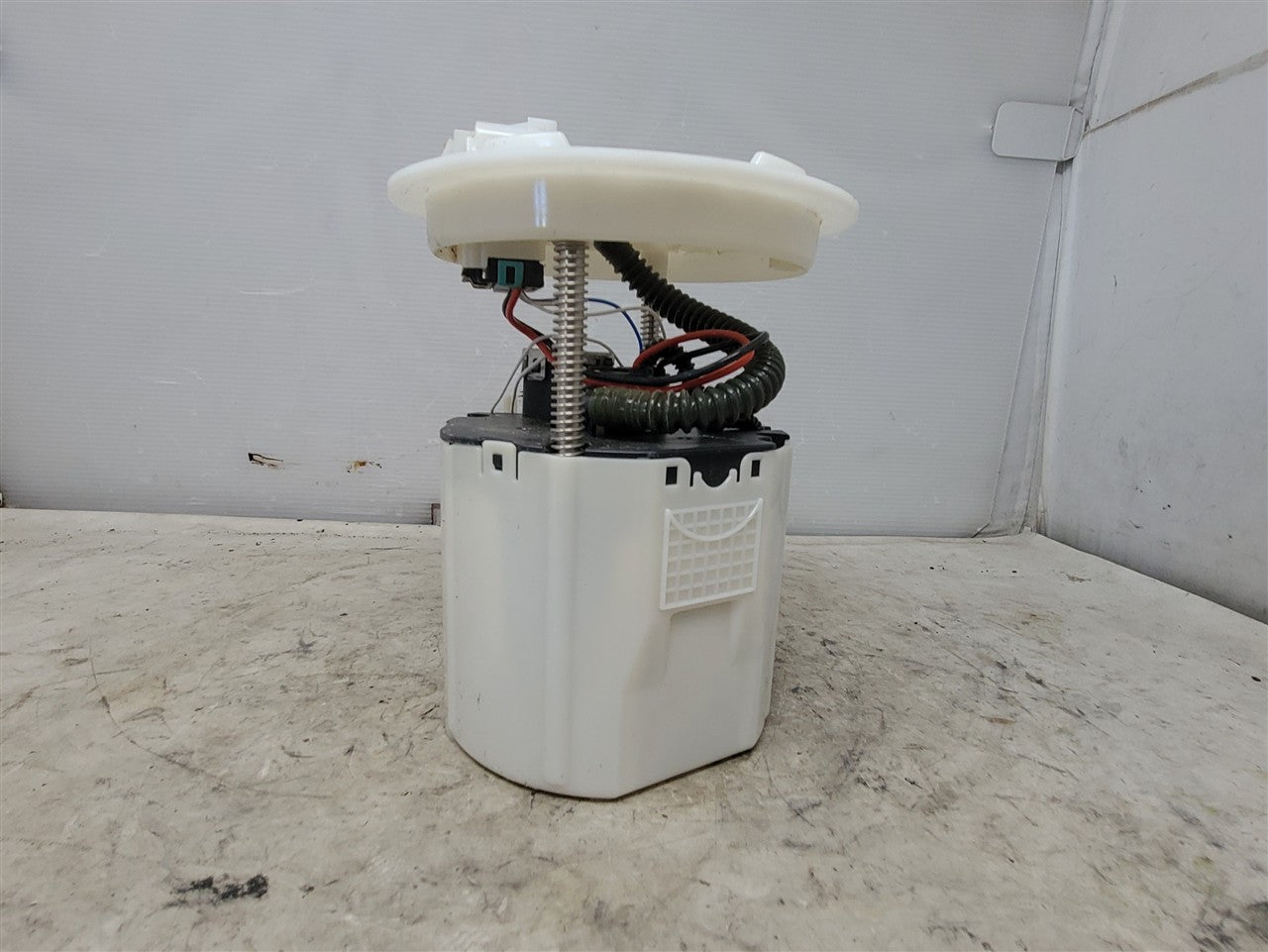 OEM SS 1LE FUEL PUMP 61K MILES 33469 - image 1