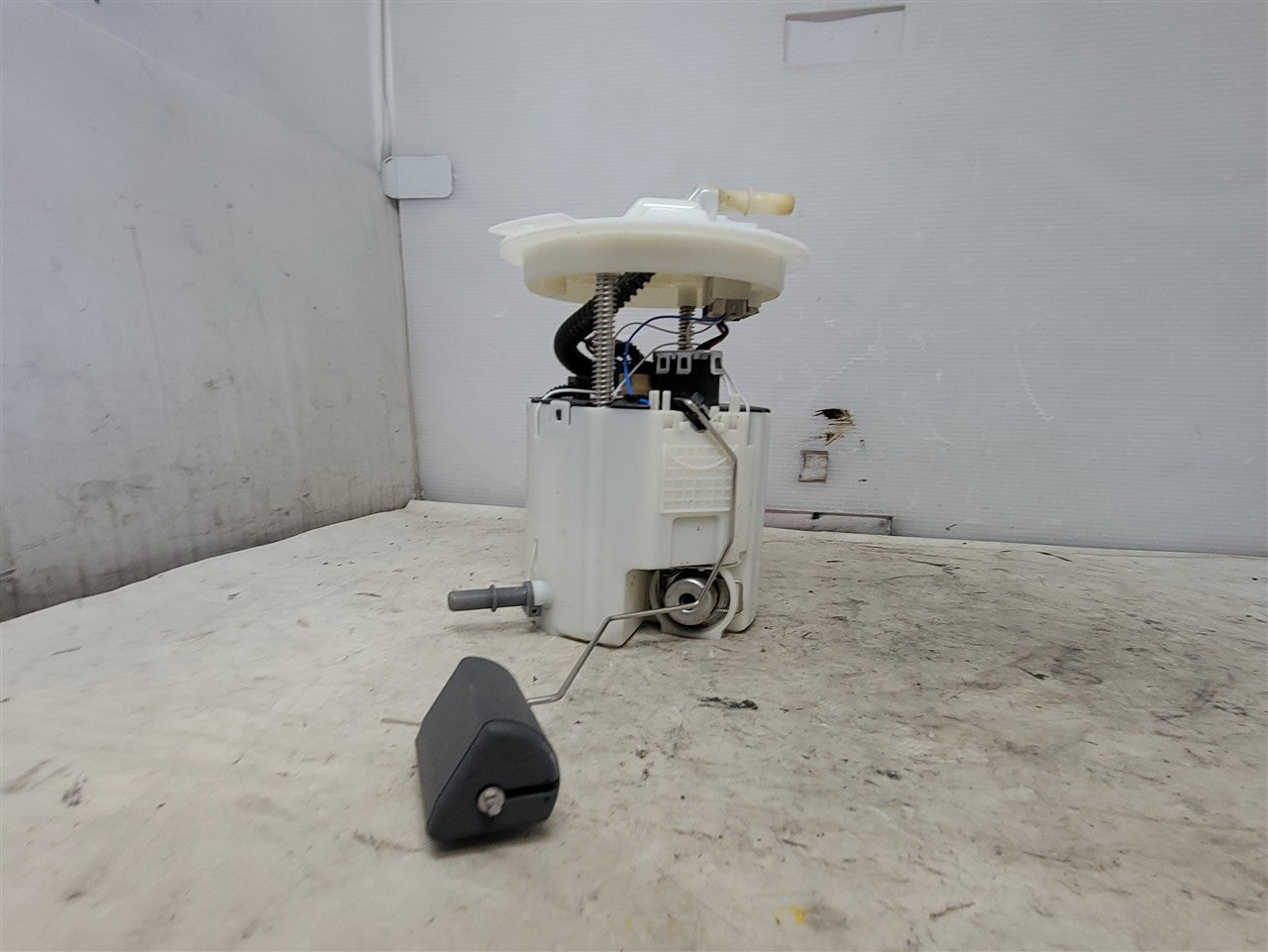 OEM SS 1LE FUEL PUMP 61K MILES 33469 - image 4