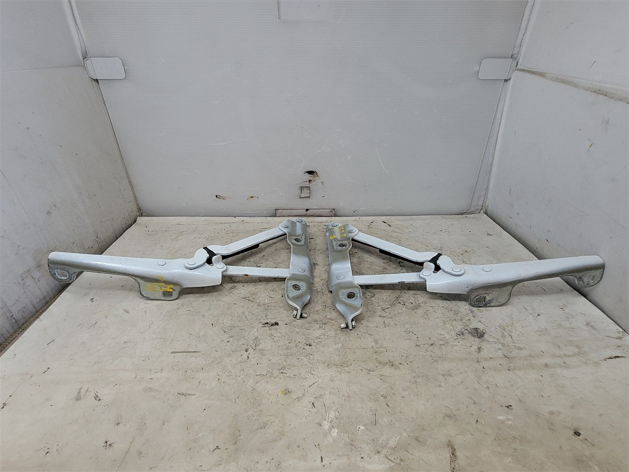 2014 CAMARO DECKLID TRUNK HINGES PAIR LH RH WHIT 33474 - image 7