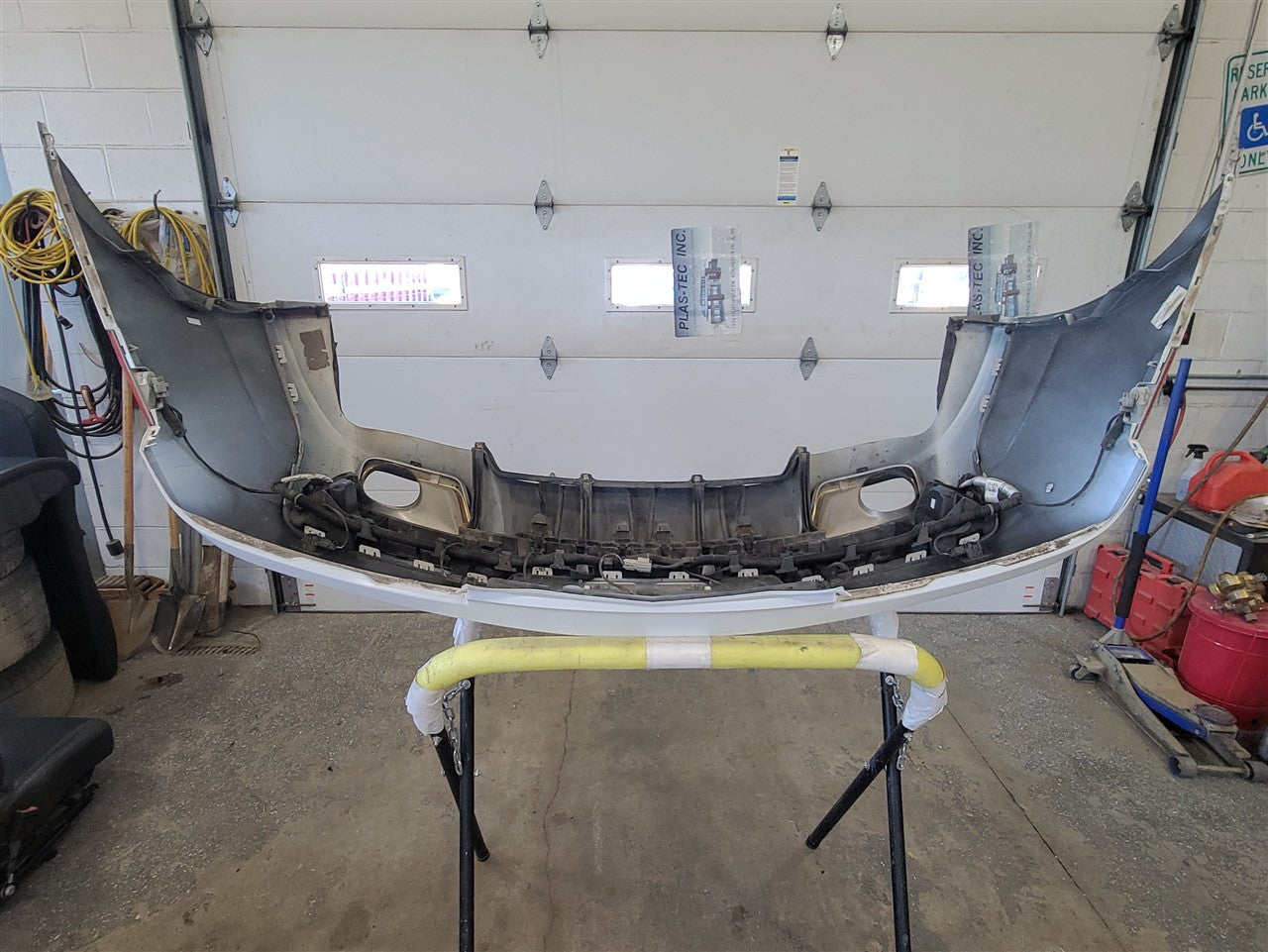 2014 CAMARO REAR BUMPER WHITE SPRING EDITION GAZ 33478 - image 11
