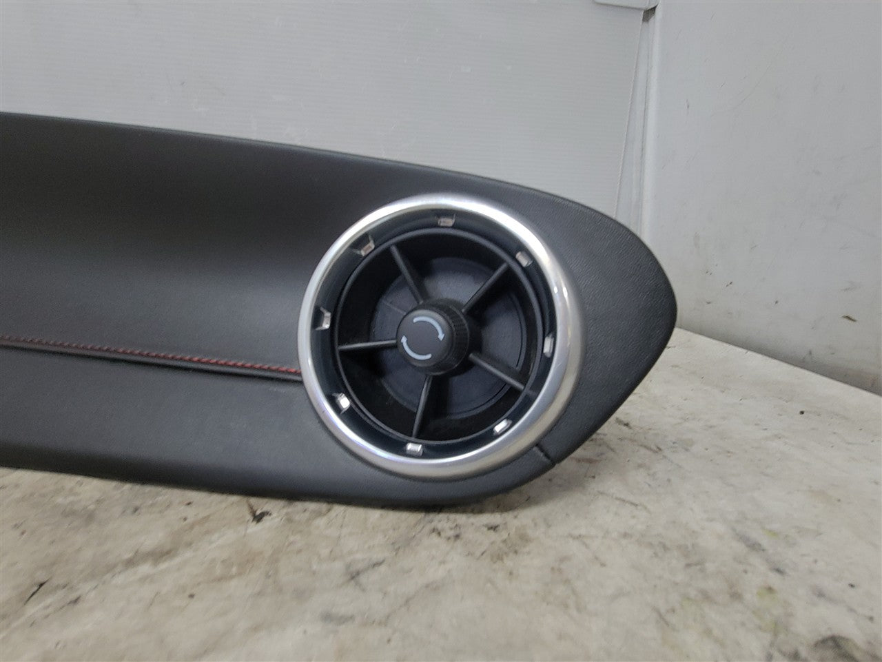 2016 CAMARO RH PASSENGER DASH TRIM VENT 23505184 33481 - image 5