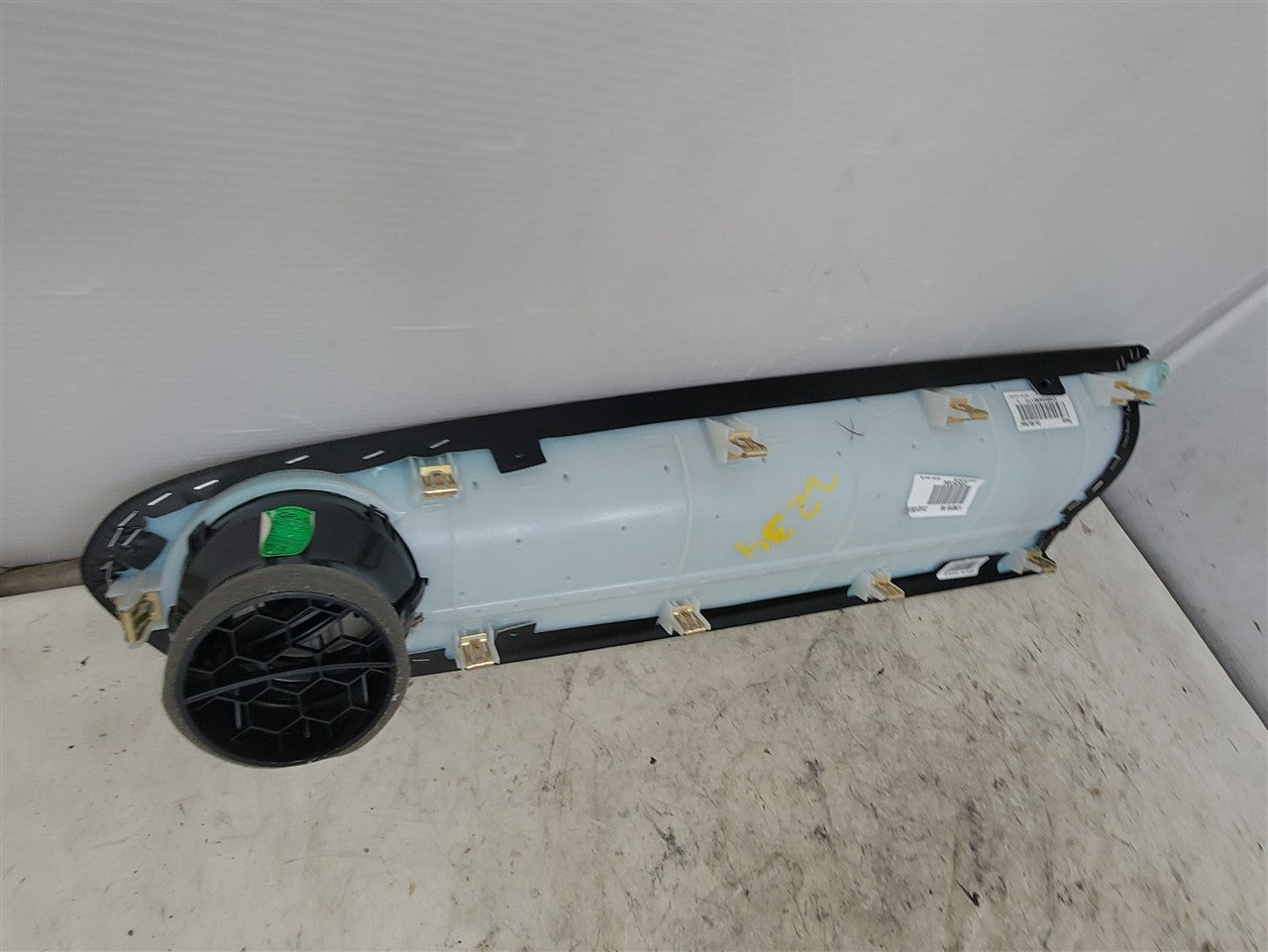 2016 CAMARO RH PASSENGER DASH TRIM VENT 23505184 33481 - image 10
