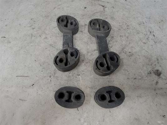 2014 CAMARO OEM REAR EXHAUST HANGERS 4 PIECES 33487 - image 1