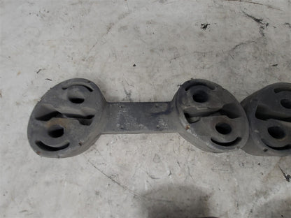 2014 CAMARO OEM REAR EXHAUST HANGERS 4 PIECES 33487 - image 6