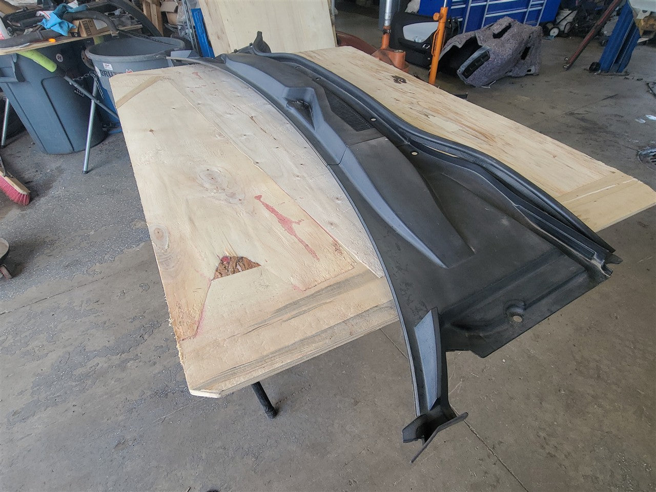 2014 CAMARO WINDSHIELD WIPER COWL TRIM PANEL 33496 - image 3