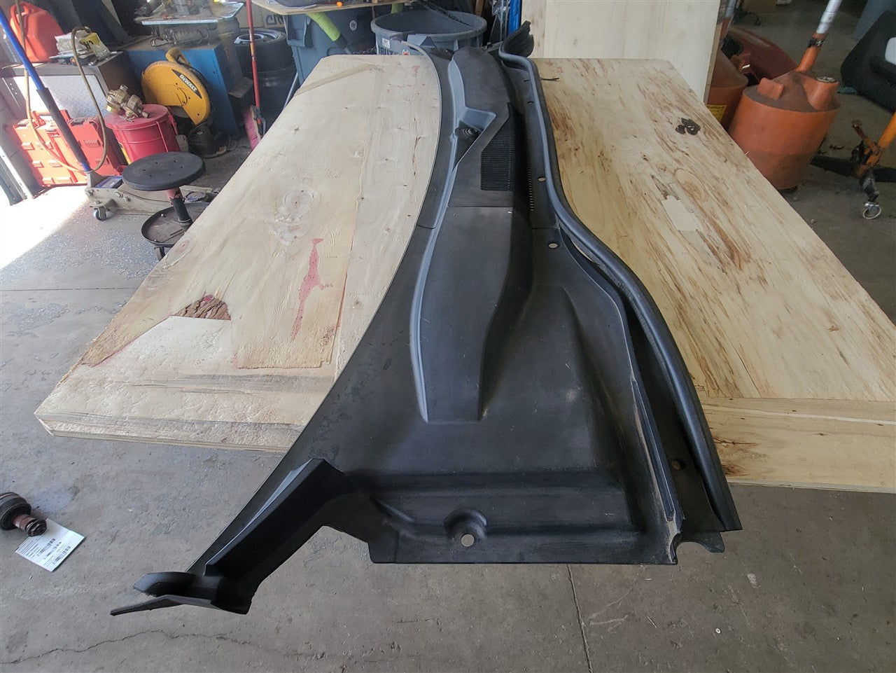 2014 CAMARO WINDSHIELD WIPER COWL TRIM PANEL 33496 - image 4