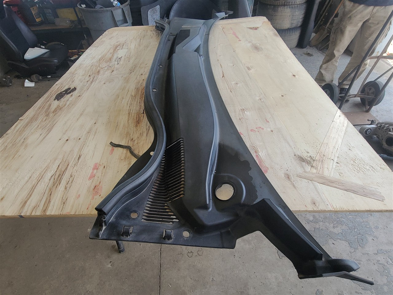 2014 CAMARO WINDSHIELD WIPER COWL TRIM PANEL 33496 - image 8