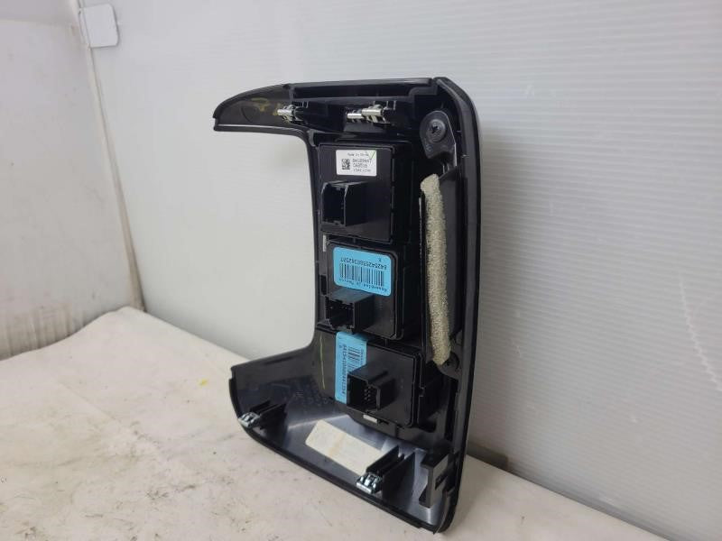 2018 SILVRDO15 LH DASH TRIM WITH 4x4 TRAILER HEADLI 334 - image 7