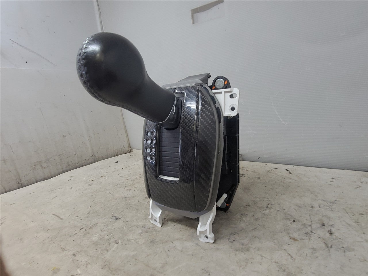2014 CAMARO AUTOMATIC FLOOR SHIFTER W/TRIM &KNOB 33504 - image 4