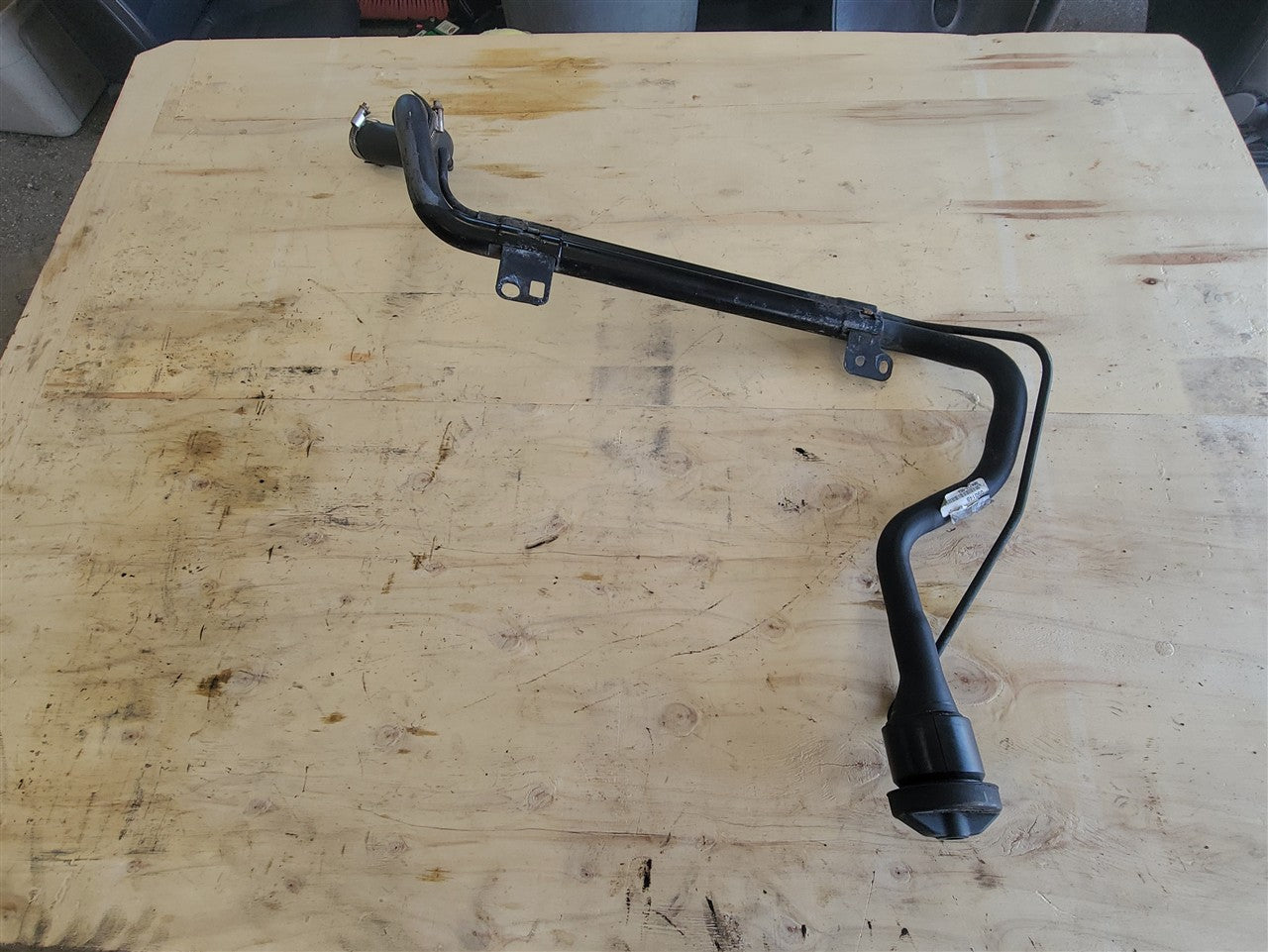 2014 CAMARO FUEL FILLER NECK 22925350 33512 - image 9