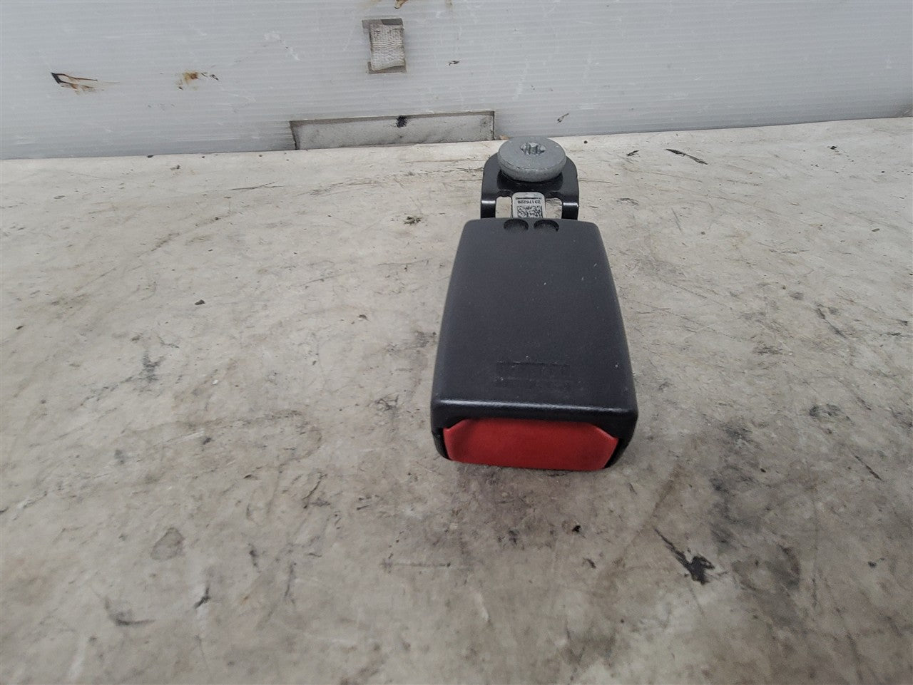 2014 CAMARO REAR SEAT BELT BUCKLE 19208868 33520 - image 8