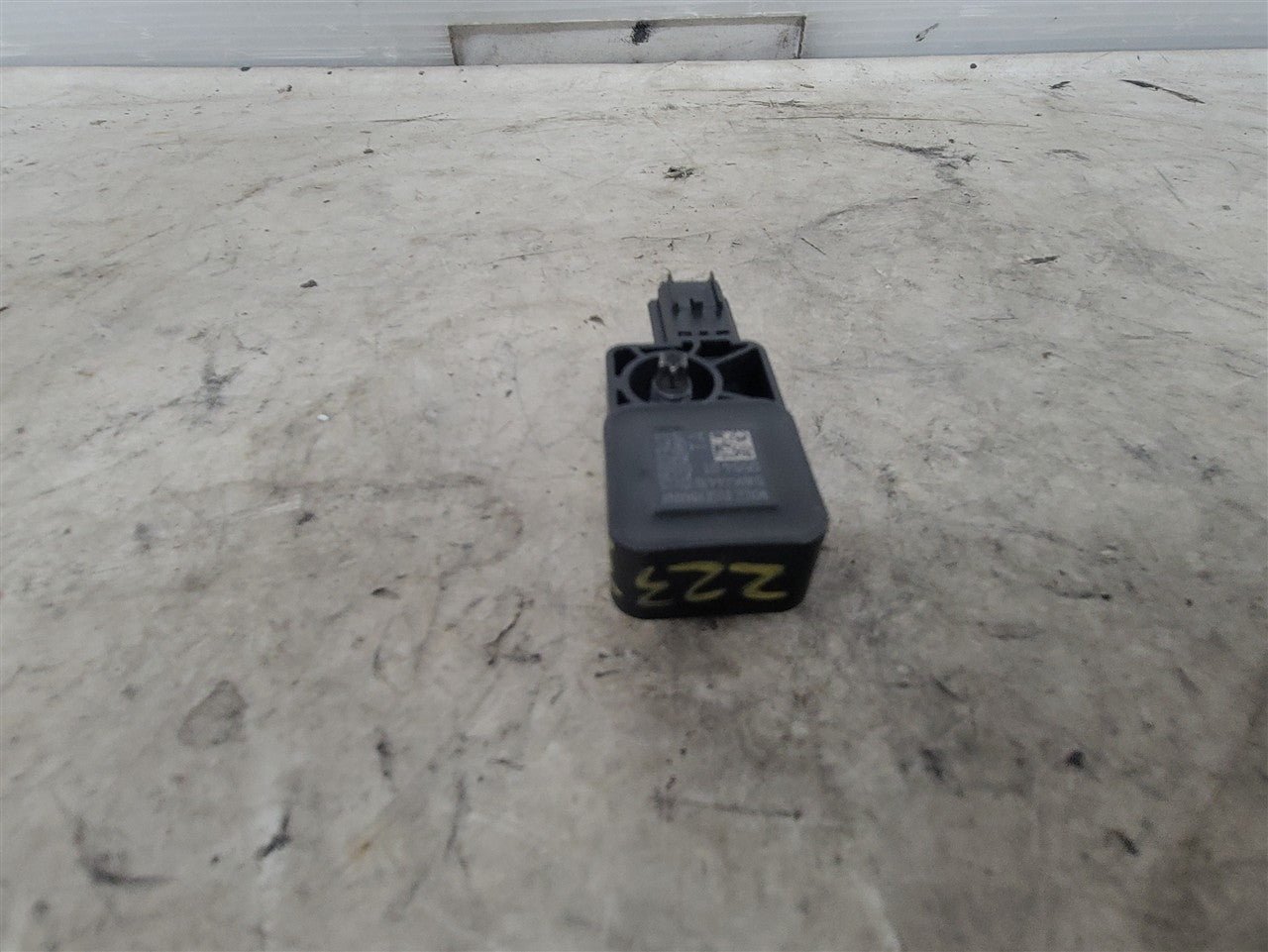 2014 CAMARO OEM FRONT END CRASH SENSOR 13502340 33527 - image 7