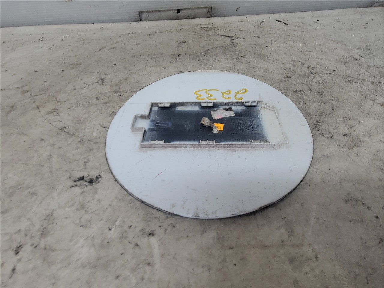 2014 CAMARO GAS TANK FUEL DOOR WHITE 23138595 33535 - image 7