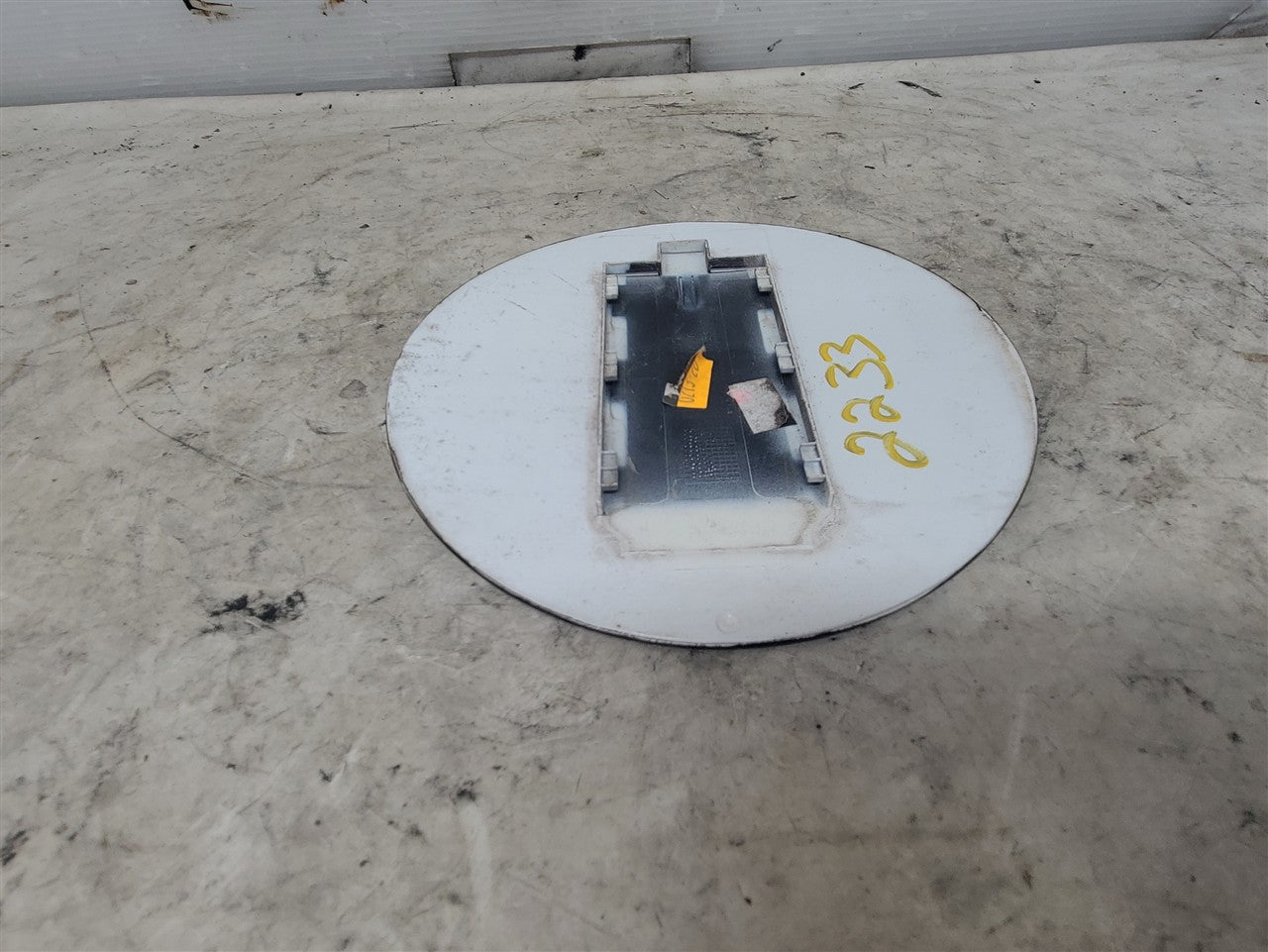 2014 CAMARO GAS TANK FUEL DOOR WHITE 23138595 33535 - image 8