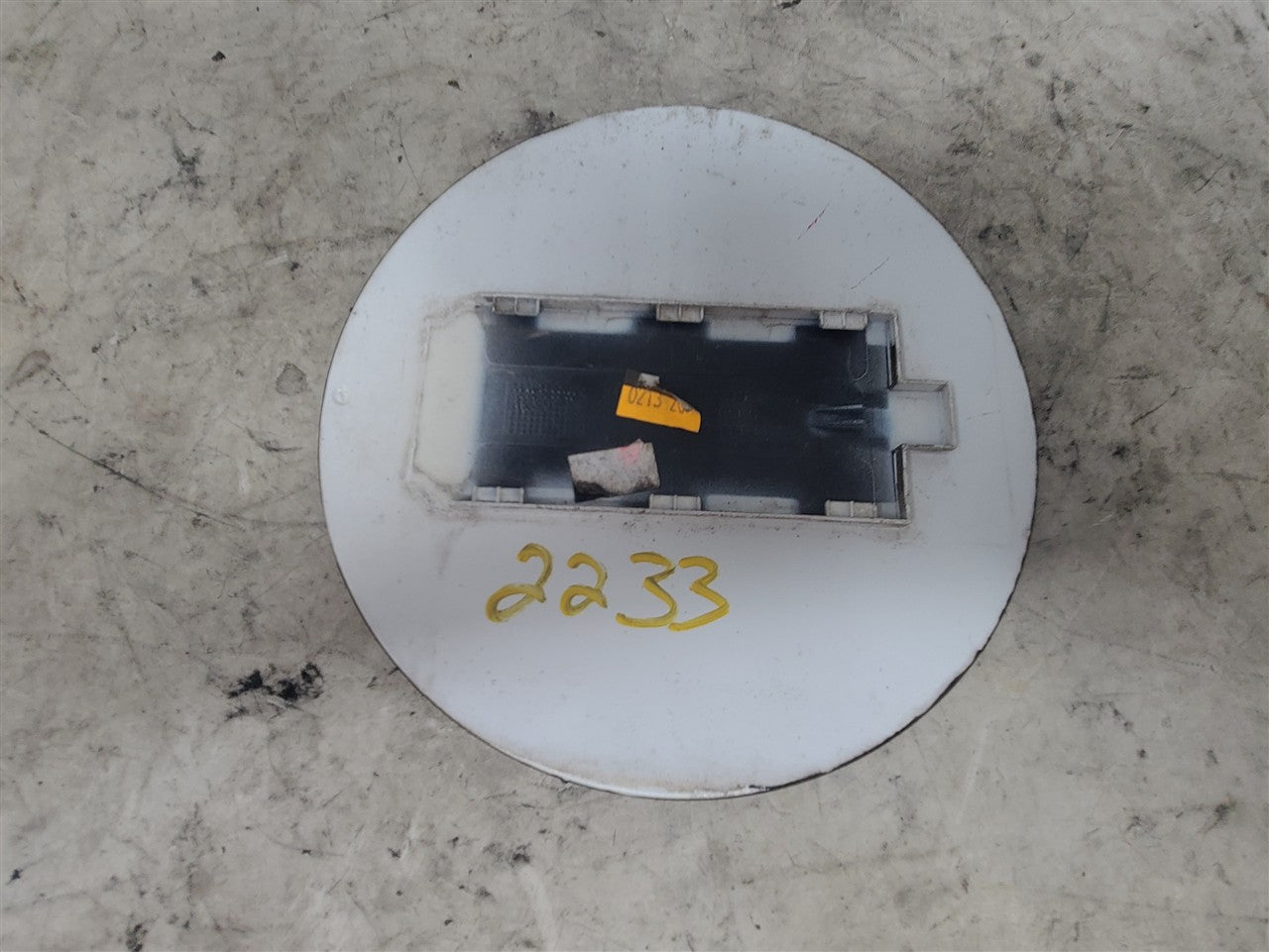 2014 CAMARO GAS TANK FUEL DOOR WHITE 23138595 33535 - image 9