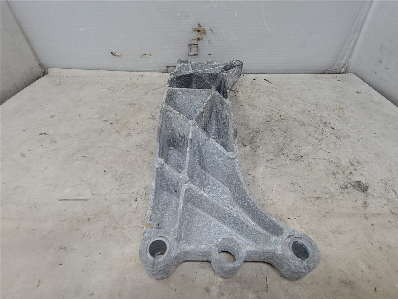 2014 CAMARO AUTO TRANS CROSSMEMBER 92200274 33543 - image 5