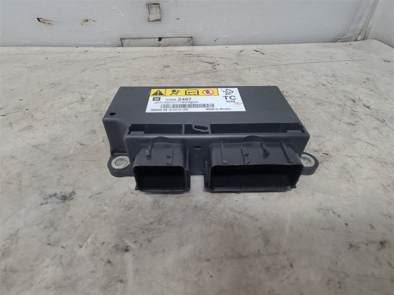 2014 CAMARO SRS MODULE NO BAGS BLOWN 33551 - image 2