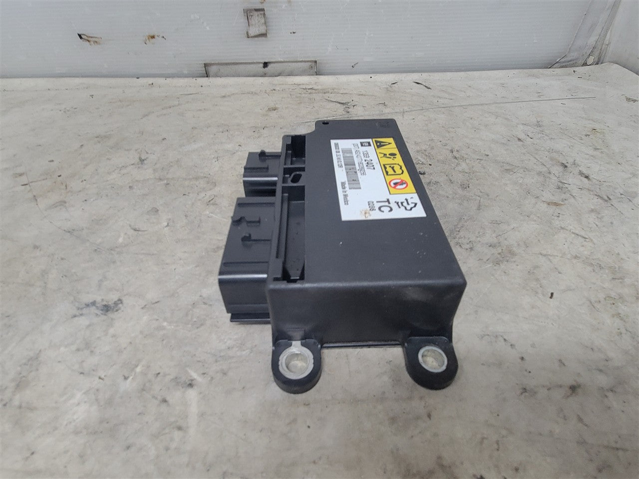 2014 CAMARO SRS MODULE NO BAGS BLOWN 33551 - image 3