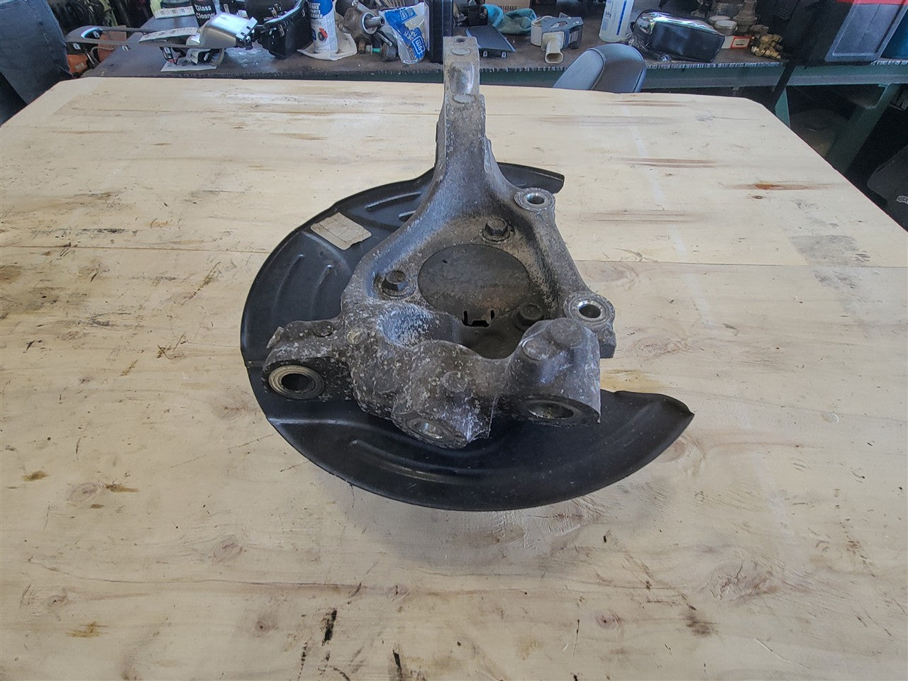 2014 CAMARO RH FRONT SPINDLE KNUCKLE W/HUB 33555 - image 2