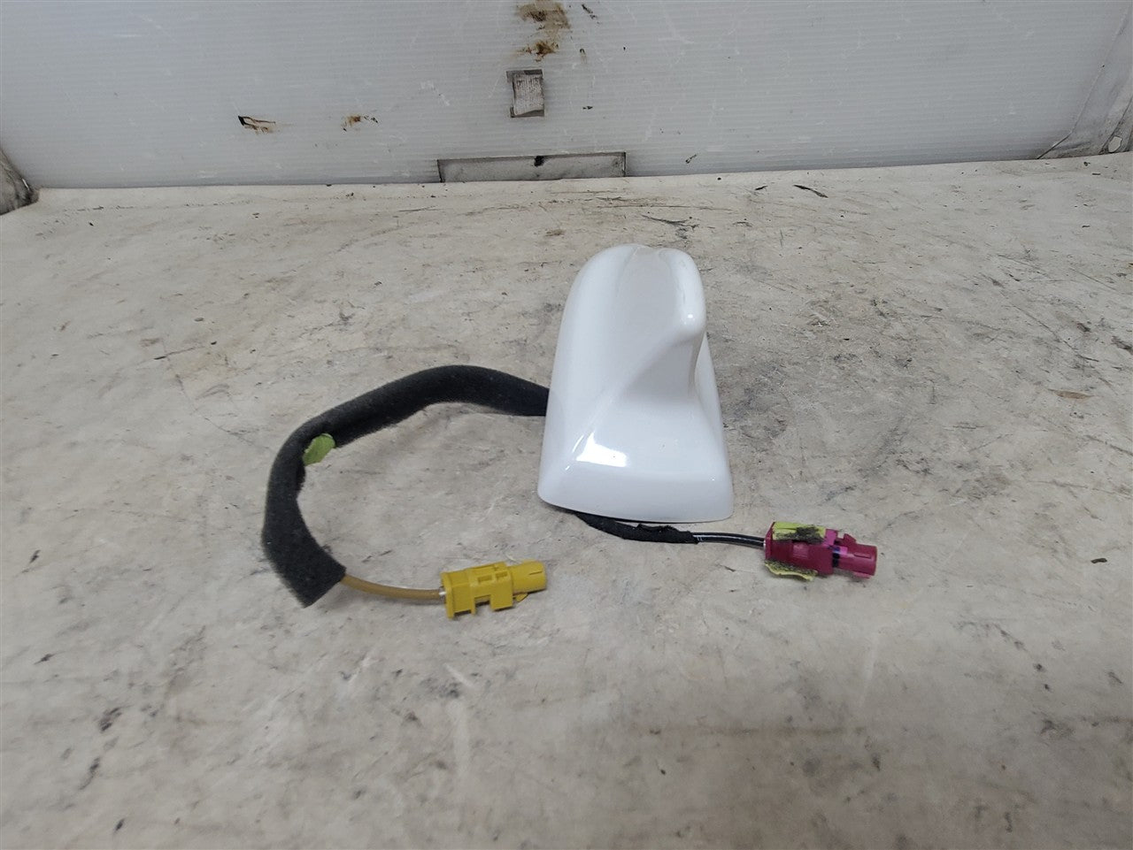 2014 CAMARO SHARK FIN ANTENNA WHITE GAZ 33558 - image 2
