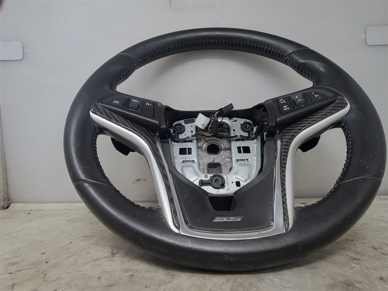 2014 CAMARO LEATHER STEERING WHEEL BLUE STITCHIN 33560 - image 5